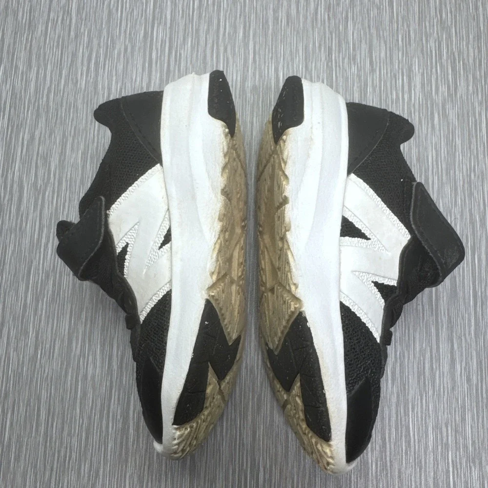 New Balance 578v1 Toddler Sneakers Black‎ White Size 7 Hook Loop Tennis Shoe